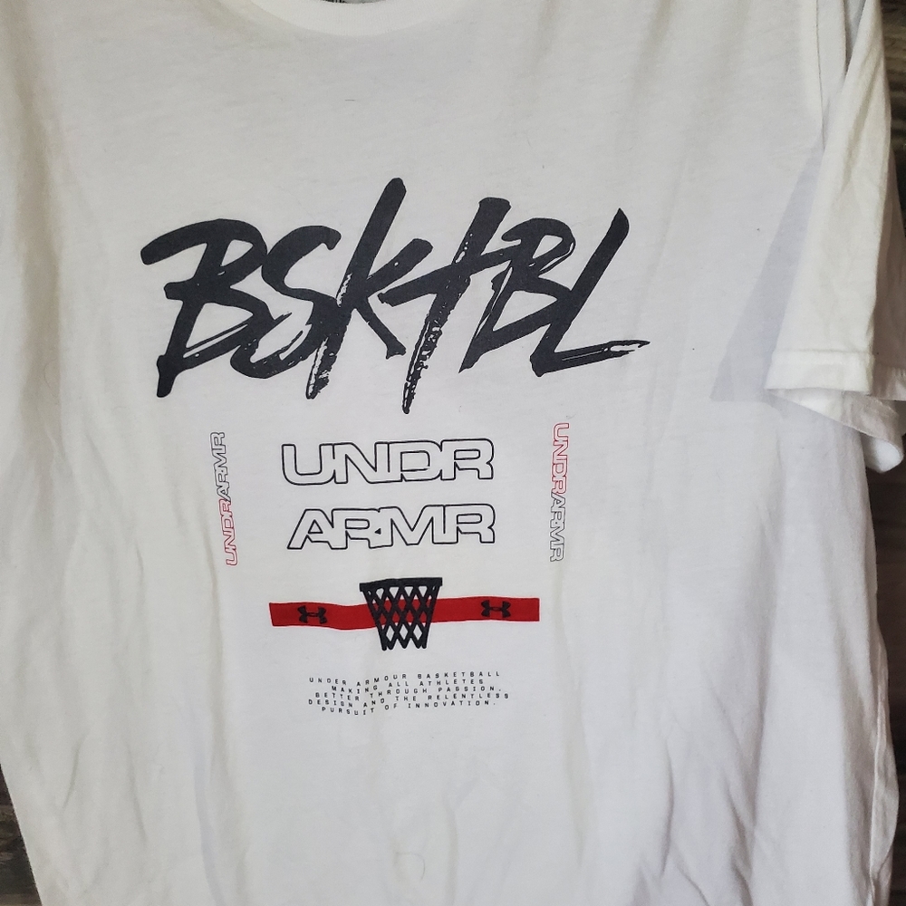 Under Armour BSKTBL White T-Shirt - Mens Size medium